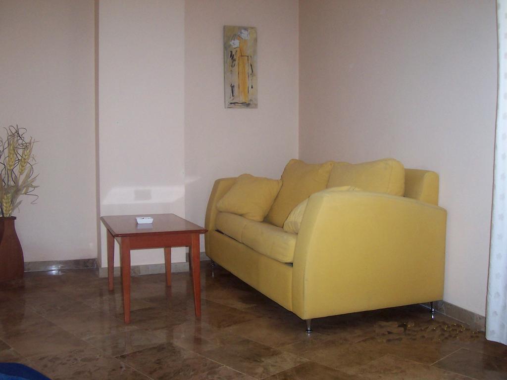 Hotel Al-Yussana Lucena Luaran gambar